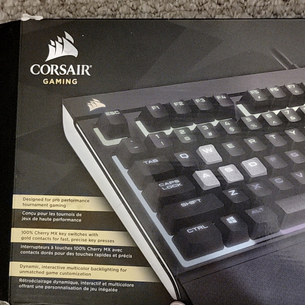 Keyboard Corsair Strafe RGB Mechanical Keyboard Multi Color. UNUSED!! Open Box